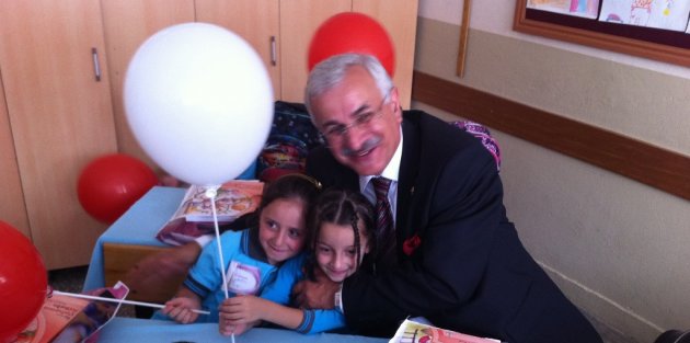 “ÇOCUKLARIMIZ, YAŞAYACAKLARI ÇAĞA UYGUN YETİŞTİRİLMELİ”