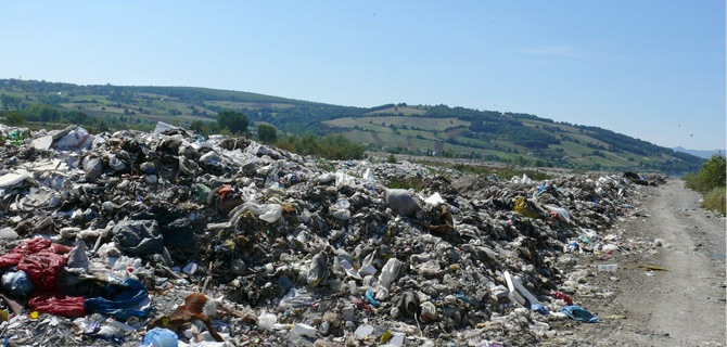  KIZILIRMAK NEHRİ KENARINDA MİKROP DAĞI 