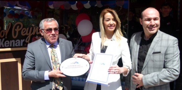 DOMİNOS PİZZA BAFRA ŞUBESİNE GÜVENİLİR GIDA ÖDÜLÜ VERİLDİ