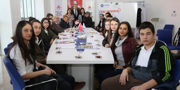 ENGELİLER MECLİSİ'NE GENÇLERDEN SÜRPRİZ