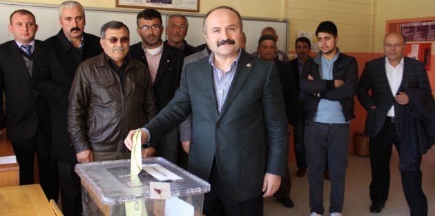 Erhan Usta, Oyunu Memleketinde Kullandı