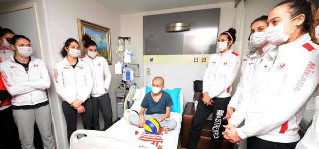 Filenin Sultanlarından Lösemili Gence Moral Ziyareti