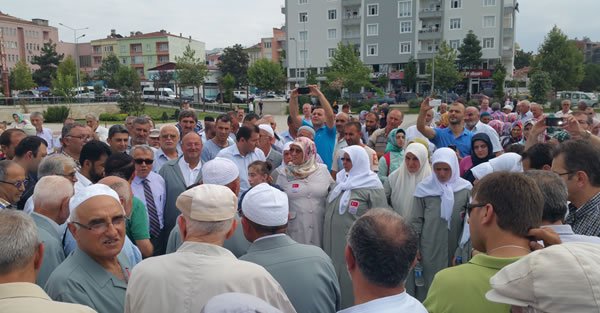 HACI ADAYLARI İLK KAFİLESİ, DULARLA UĞULANDI