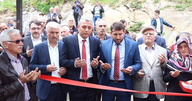 İhtiyaç sahibi aileye ev hediyesi