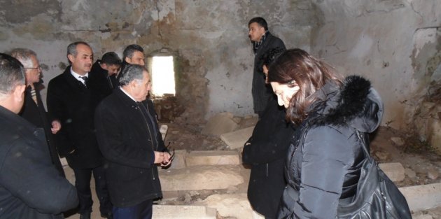 KAYMAKAM ARSLAN EMİR MİRZA BEY TÜRBESİNDE İNCELEME DE BULUNDU