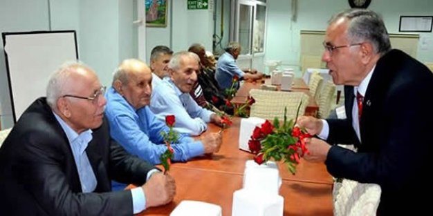 Kaymakam Arslan; Yaşlıların Babalar Gününü Kutladı