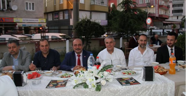 MHP Bafra İlçe Teşkilatı Gazetecilerle İftarda Buluştu