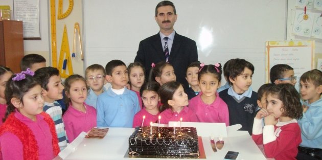 MİNİK ÖĞRENCİLERİN OKUMA BAYRAMI SEVİNCİ