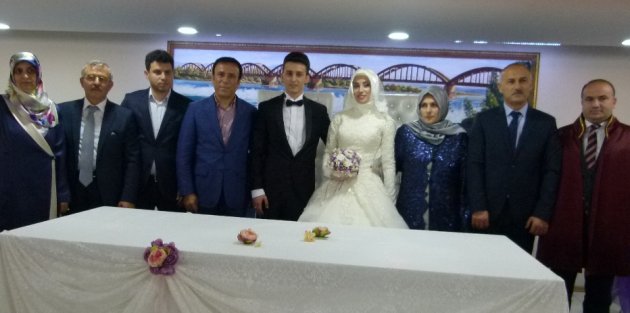 MÜRTEZAOĞLU VE AYAYDIN AİLELERİNİN MUTLU GÜNÜ