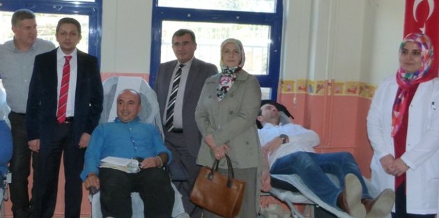 MUSTAFA KEMAL İLKOKULU'NDA KAN BAĞIŞ KAMPANYASI DÜZENLENDİ