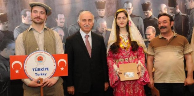 RENKLİ KONUKLAR VALİ ŞAHİN'İ ZİYARET ETTİ