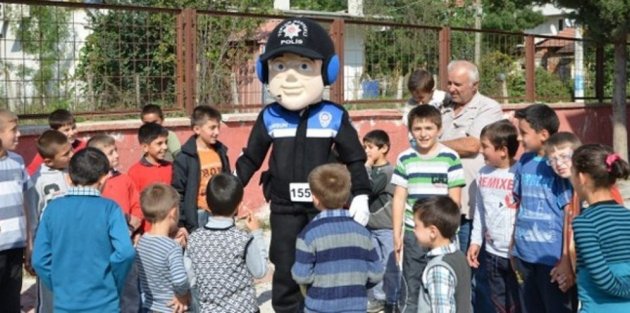 SAMSUN EMNİYET MÜDÜRLÜĞÜNDEN 'GÜVENLİ GELECEK İÇİN İLK ADIM' PROJESİ