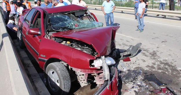 Samsun'da iki otomobil çarpıştı: 6 yaralı