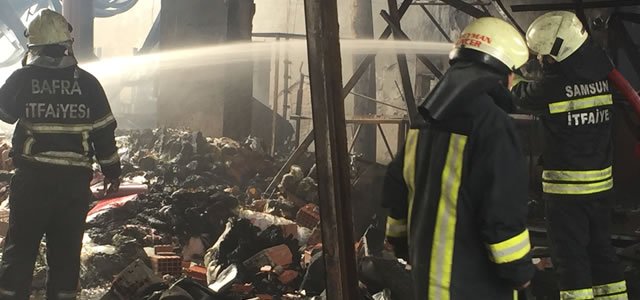 Samsun'da Lastik Fabrikasında Yangın