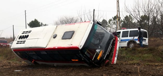 Samsun'da Özel Halk Otobüsü Devrildi