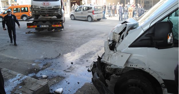 Samsun'da Trafik Kazası: 4 Yaralı