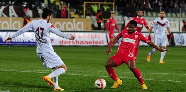 SAMSUNSPOR BİR PUANLA YETİNDİ 0-0
