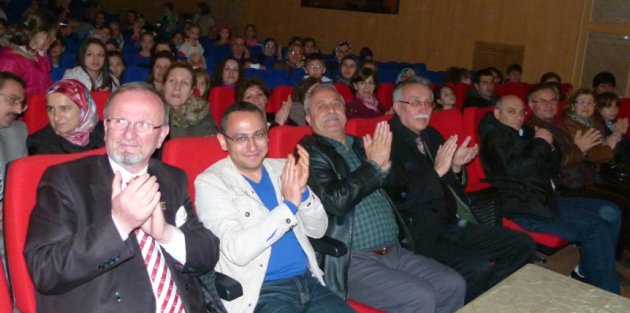 “SEFERİ RAMAZAN BEYİN NAFİLE DÜNYASI” BAFRA’DA SAHNELENDİ