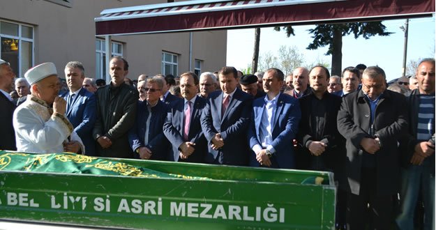 SEVENLERİ NAMIK AZGIN’ı SON YOLCULUĞUNA UĞURLADI.