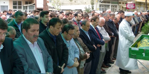 SÜLEYMAN KARADAĞ SON YOLCULUĞUNA DUALARLA UĞRANDI