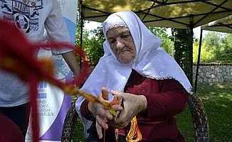 76 yaşında çarpana dokumacılığı öğrendi