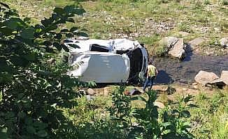 Rize'de minibüs devrildi: 1 ölü, 1 yaralı