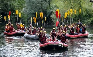 Yağmur raftingcilerin yüzünü güldürdü