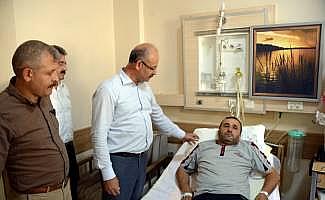 Evine mahkeme celbi getiren PTT görevlisini bıçakladı