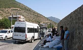 Gümüşhane'de minibüs ile otomobil çarpıştı: 26 yaralı