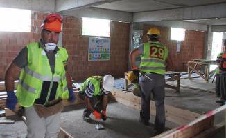 İNŞAAT USTALARI DİPLOMA ALMAK İÇİN TER DÖKTÜ