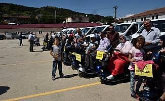 Kastamonu'da 25 engellinin akülü araç sevinci