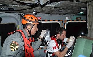 Sahil Güvenlik ekibi yaralı denizciyi hastaneye ulaştırdı