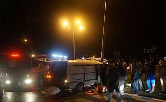 Trabzon'da otomobil ile kamyonet çarpıştı: 6 yaralı