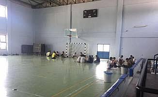 Türk Kızılayından mültecilere yardım