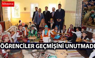 Öğrenciler geçmişini unutmadı