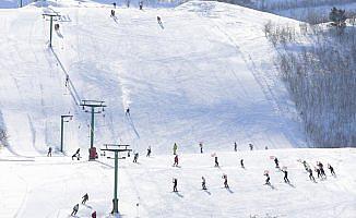 Kop Dağı Kayak Merkezi'nde kayak sezonu açıldı