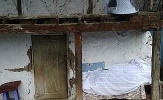 Kafasını beton zemine çarpan kadın öldü