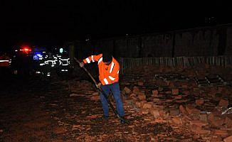 Kastamonu'da tuğla yüklü tır devrildi: 1 ölü