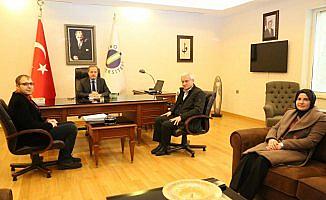 Keçiboynuzundan çikolata üretildi