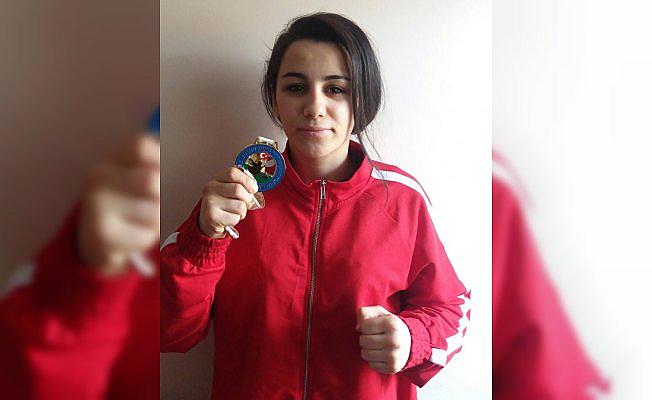 Ordulu sporcunun altın madalya sevinci