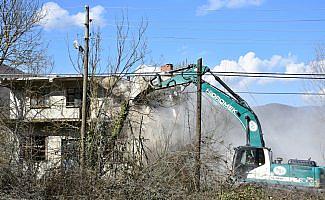 Baraj bölgesindeki evlerin yıkımına başlandı