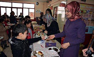 Öğrenciler'den Mehmetçik için kermes