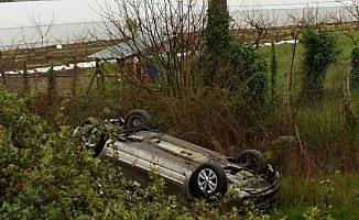 Otomobil su kanalına devrildi: 1 yaralı