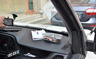 Ruhsatsız silahla valilik binasına girmek istedi