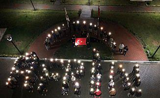Üniversite öğrencilerinden Mehmetçiğe ışıklı destek