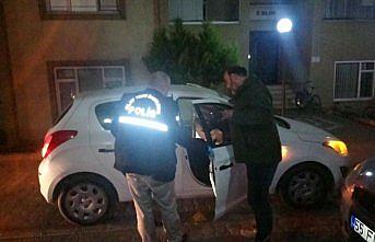 Bafra'da aranan kişi sahte kimlikle yakalandı