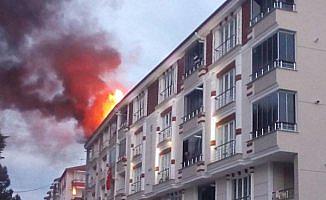 Bafra’da çatı yangını