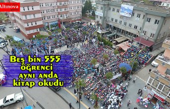 Beş bin 555 öğrenci aynı anda kitap okudu