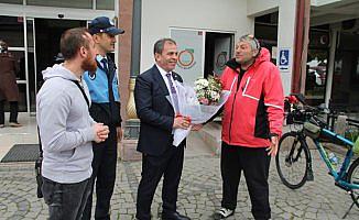 Bisikletle dünya turuna çıkan Gürcü sporcu Amasya'da