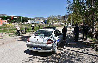 Eski okul arkadaşı, lise öğrencisi kızı silahla yaraladı